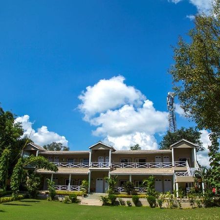 Tiger'S Den Resort Bandhavgarh National Park Exterior photo