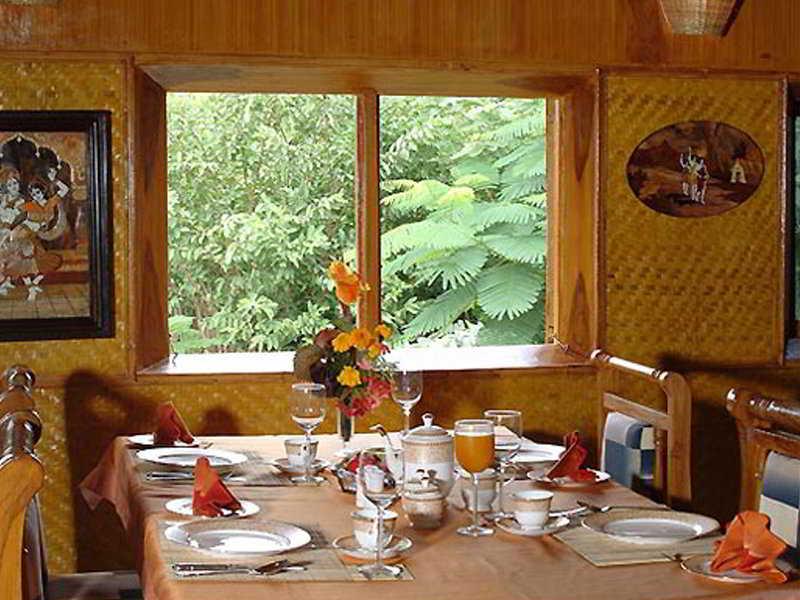 Tiger'S Den Resort Bandhavgarh National Park Exterior photo
