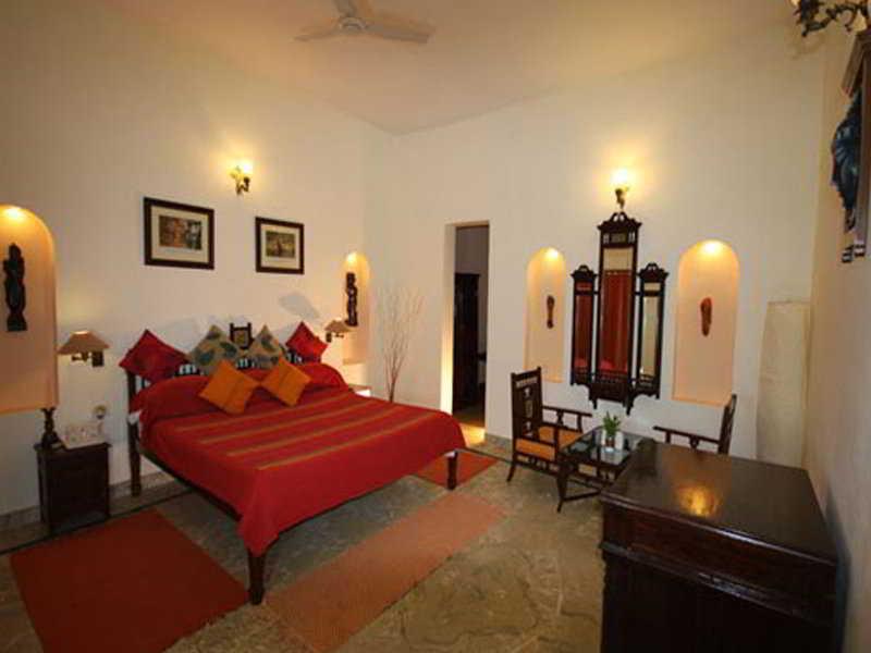 Tiger'S Den Resort Bandhavgarh National Park Exterior photo