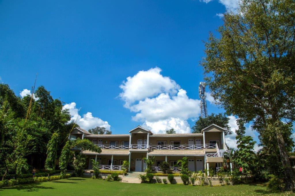 Tiger'S Den Resort Bandhavgarh National Park Exterior photo