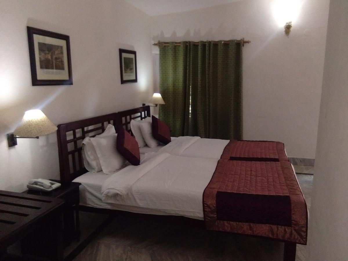 Tiger'S Den Resort Bandhavgarh National Park Room photo